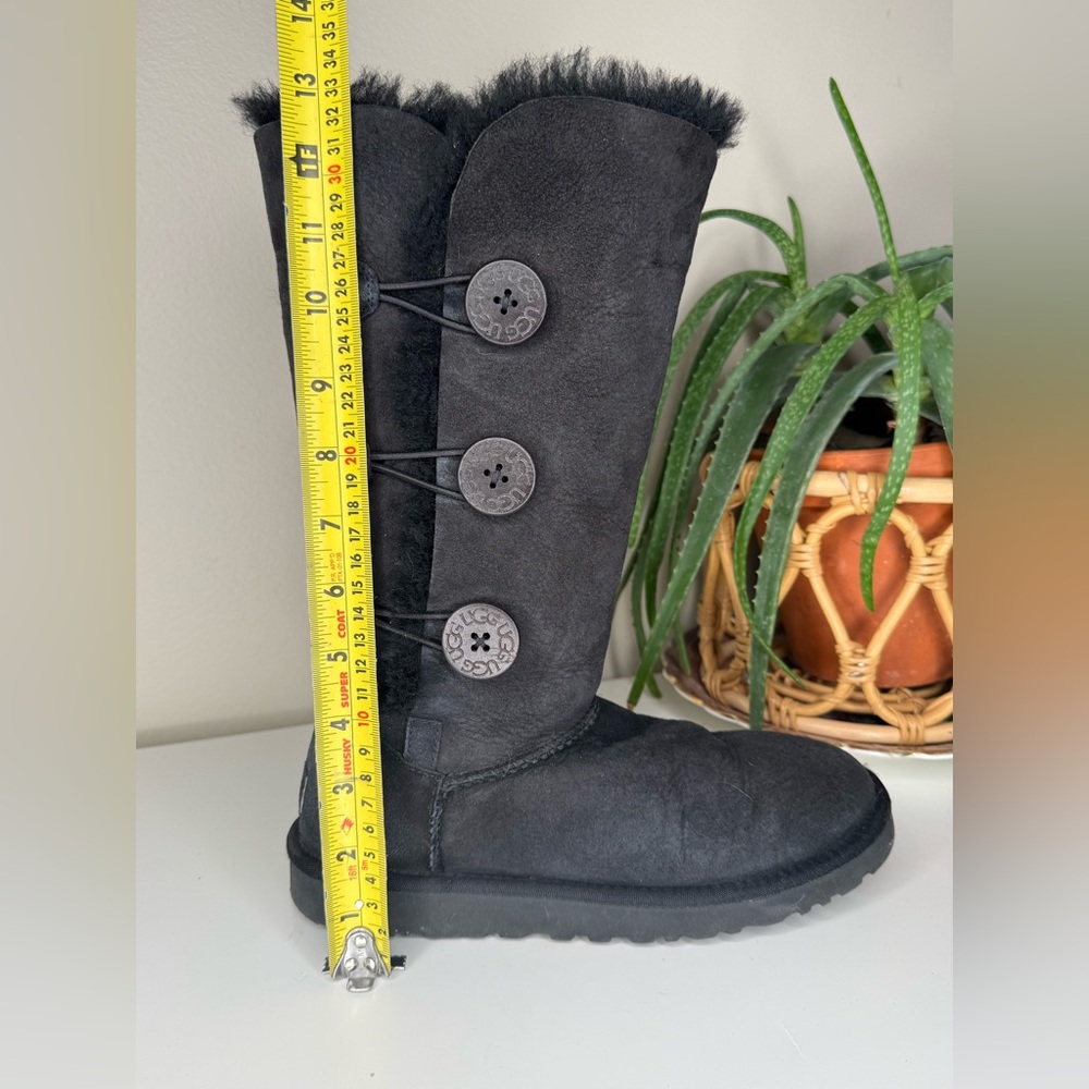 UGG Australia Bailey Button Triplet Tall Boots Black Sheepskin Boots Women’s 7 - Picture 11 of 13